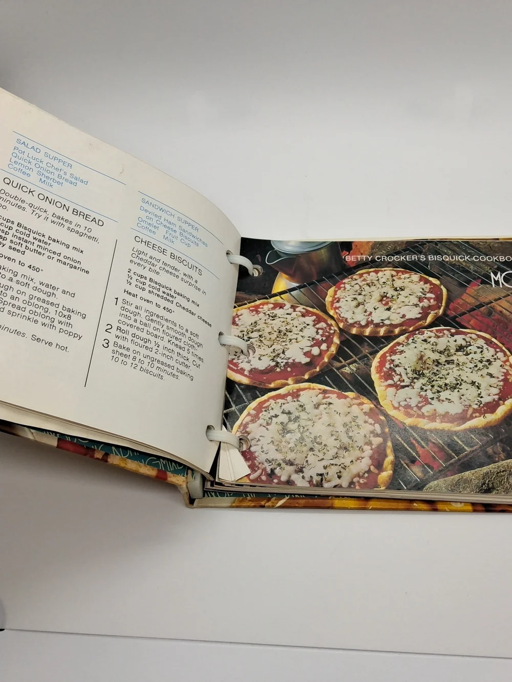 Betty Crocker’s Bisquick Cookbook 1971/73 Hardcover 3 Ring Binder Vintage GM